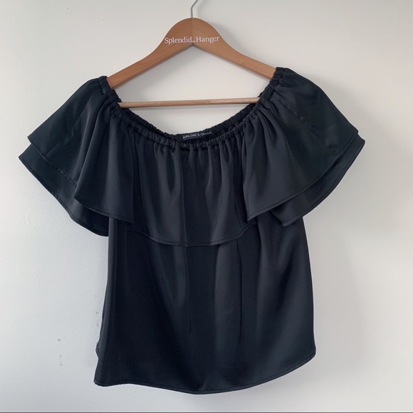Harlowe & Graham Tops - 5/$25 HARLOWE & GRAHAM Black Off The Shoulder